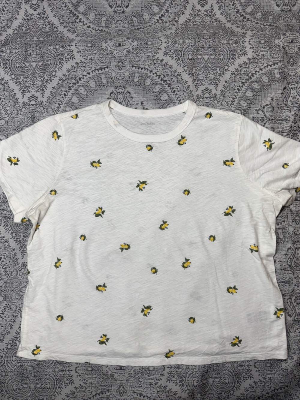 Women’s OLD NAVY White Floral Embroidered Tee - XL